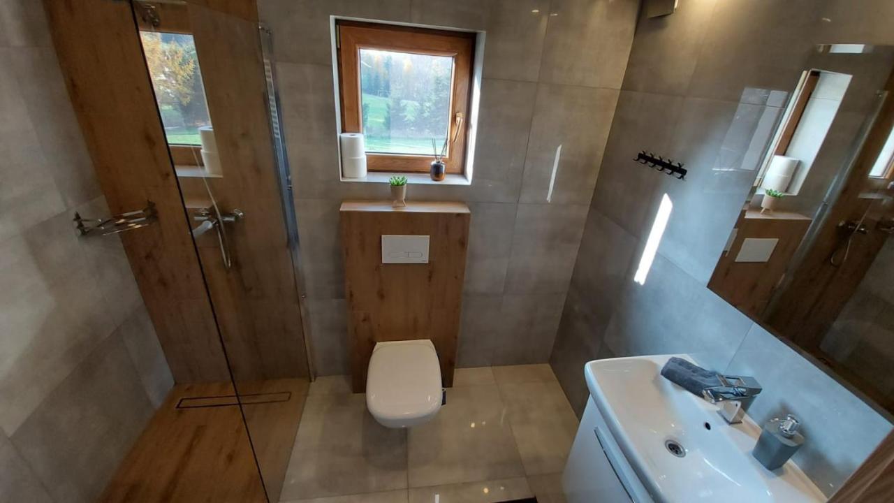 Domek Z Kominkiem Nad Jeziorem Z Jacuzzi Ogrodowym Sumowo  Eksteriør bilde